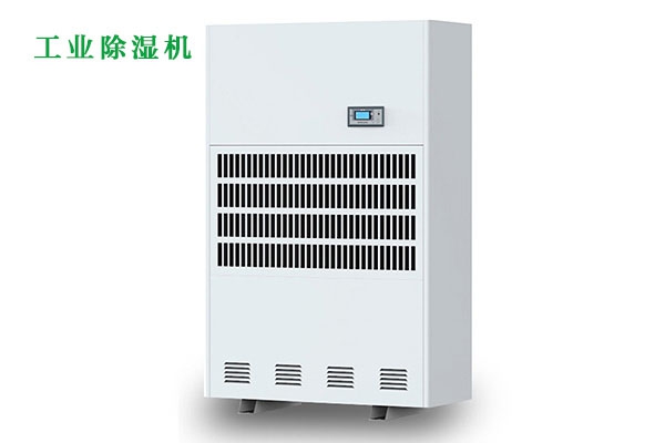 太陽能光伏行業(yè)受潮，電池組件衰變遭詬病